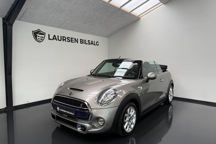 Sølv Mini Cooper S fra 2016
