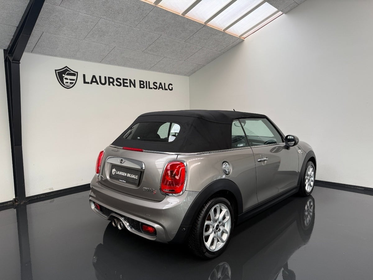 Sølv Mini Cooper S fra 2016