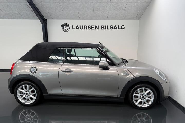Sølv Mini Cooper S fra 2016