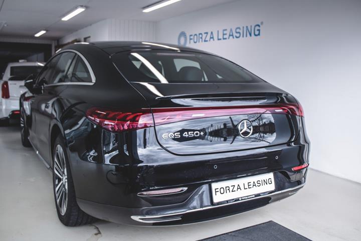 Sort Mercedes EQS450+ fra 2022