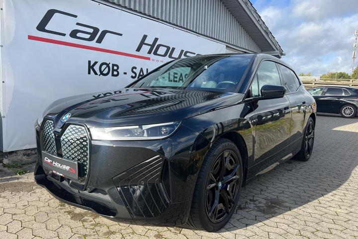 Sort BMW iX fra 2023