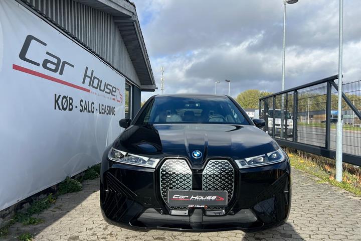 Sort BMW iX fra 2023
