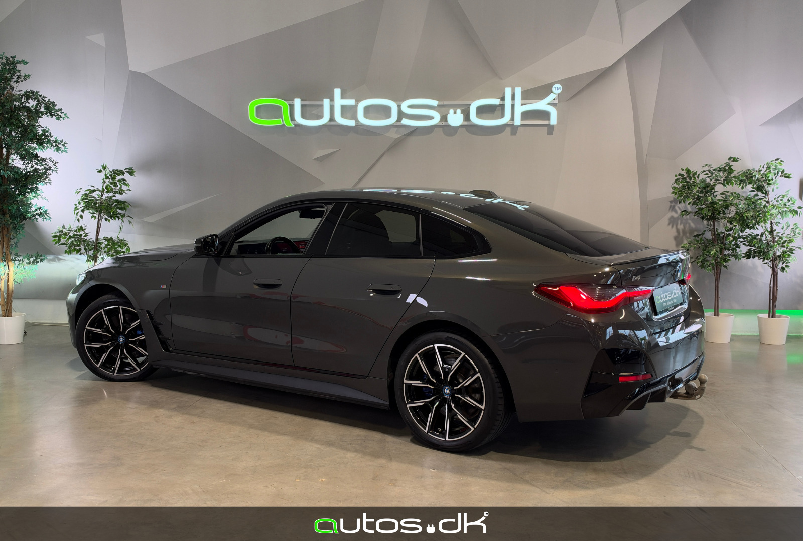 Grå BMW i4 fra 2023