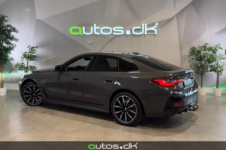 Grå BMW i4 fra 2023