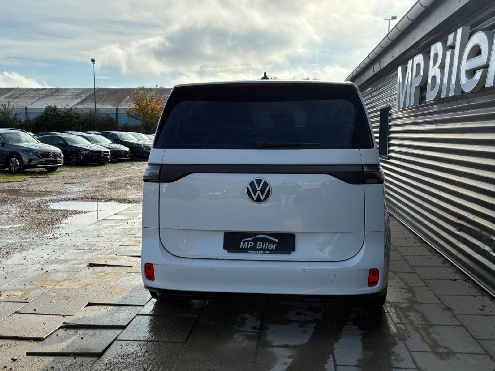 Hvid VW ID.Buzz fra 2024