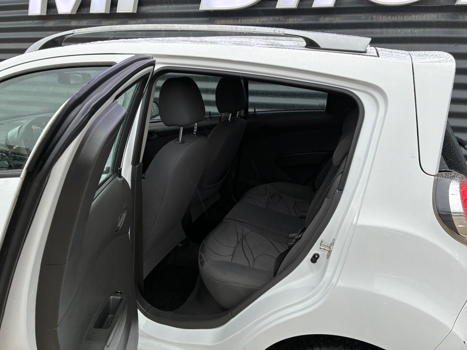 Hvid Chevrolet Spark fra 2011