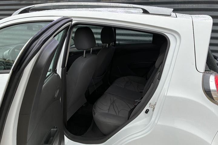Hvid Chevrolet Spark fra 2011
