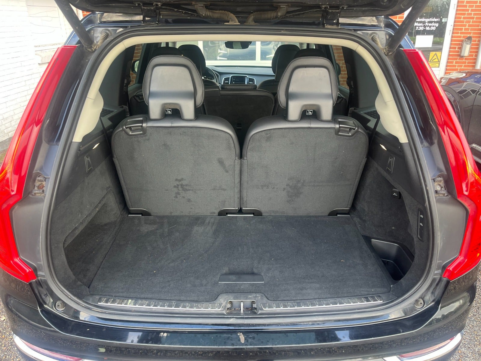 Sort Volvo XC90 fra 2018