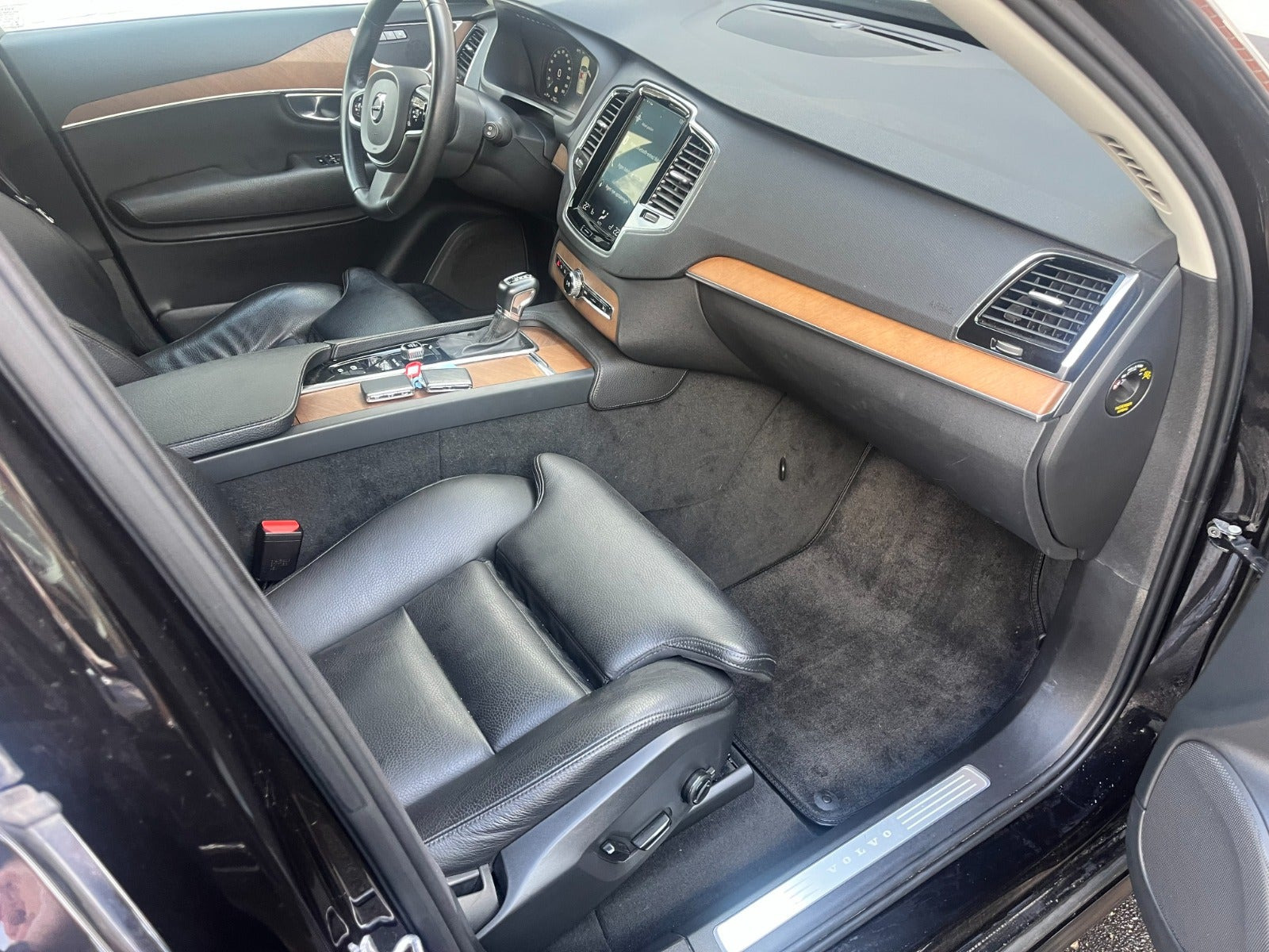 Sort Volvo XC90 fra 2018