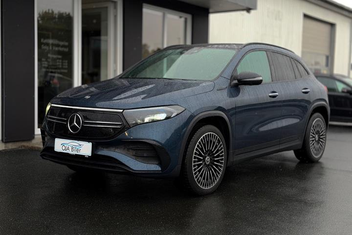 Blå Mercedes EQA250 fra 2024