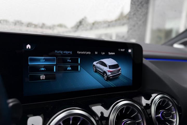Blå Mercedes EQA250 fra 2024