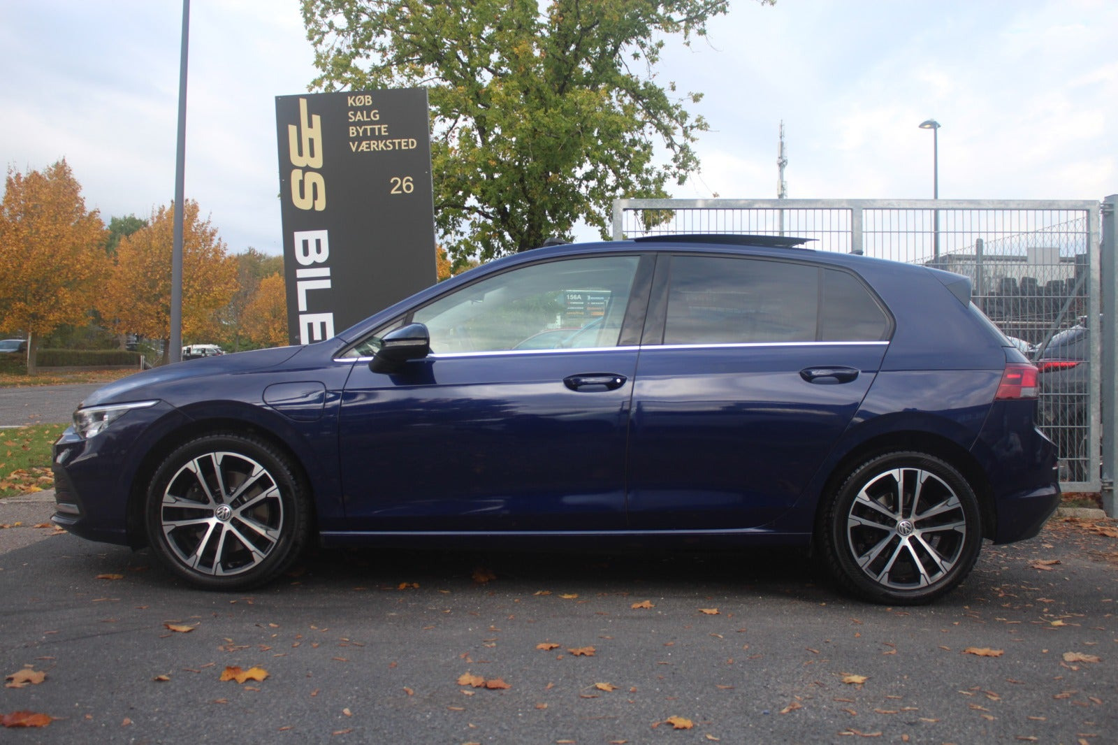 Blå VW Golf VIII fra 2021