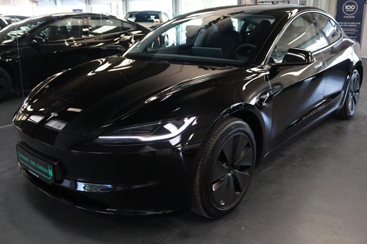 Sort Tesla Model 3 fra 2024