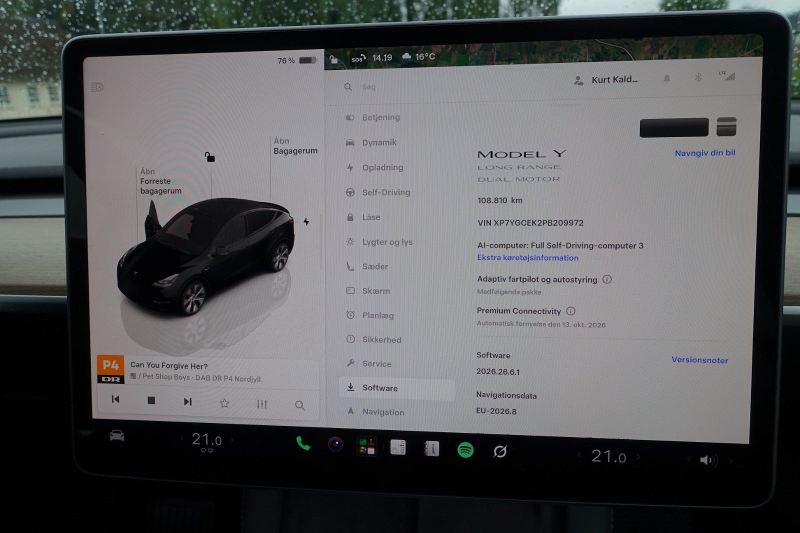 Sort Tesla Model Y fra 2023