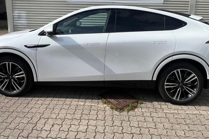 Hvid Xpeng G6 fra 2024