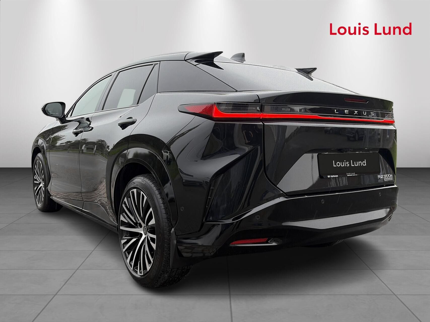 Sort Lexus RZ fra 2026