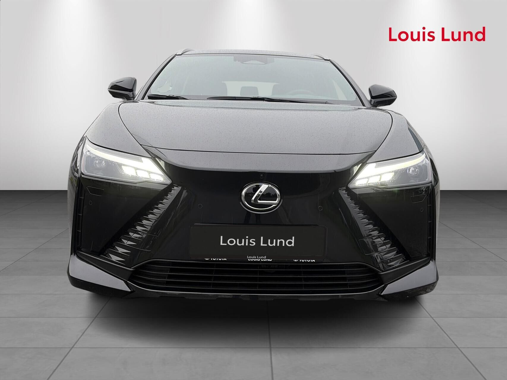 Sort Lexus RZ fra 2026