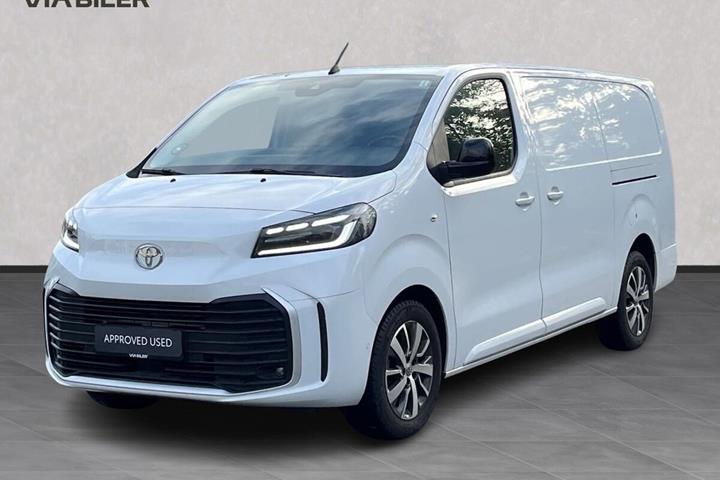 Hvid Toyota ProAce fra 2025
