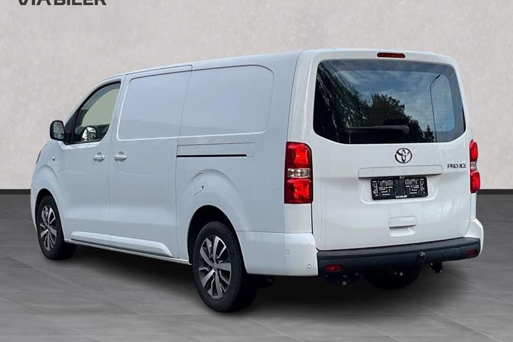 Hvid Toyota ProAce fra 2025