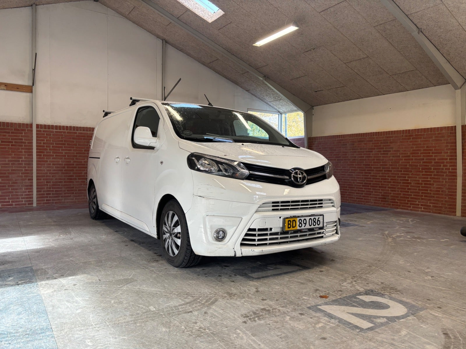 Hvid Toyota ProAce fra 2016