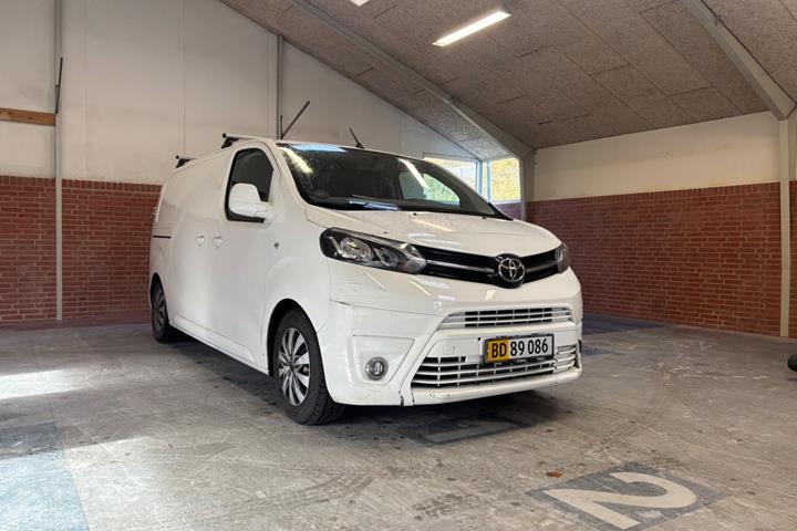 Hvid Toyota ProAce fra 2016
