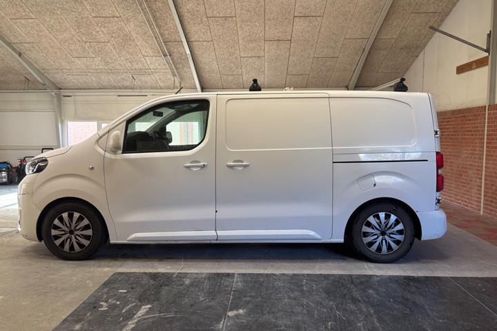 Hvid Toyota ProAce fra 2016