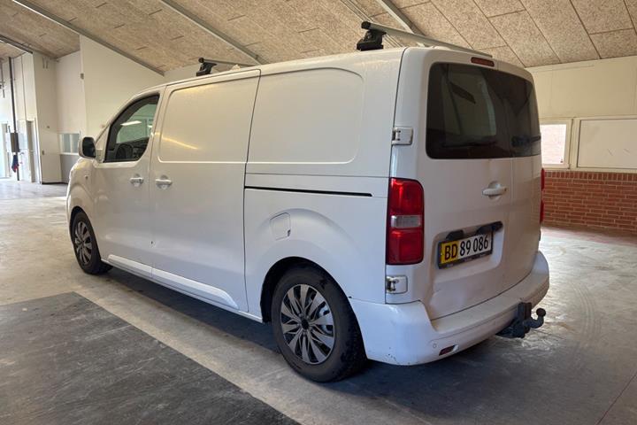 Hvid Toyota ProAce fra 2016