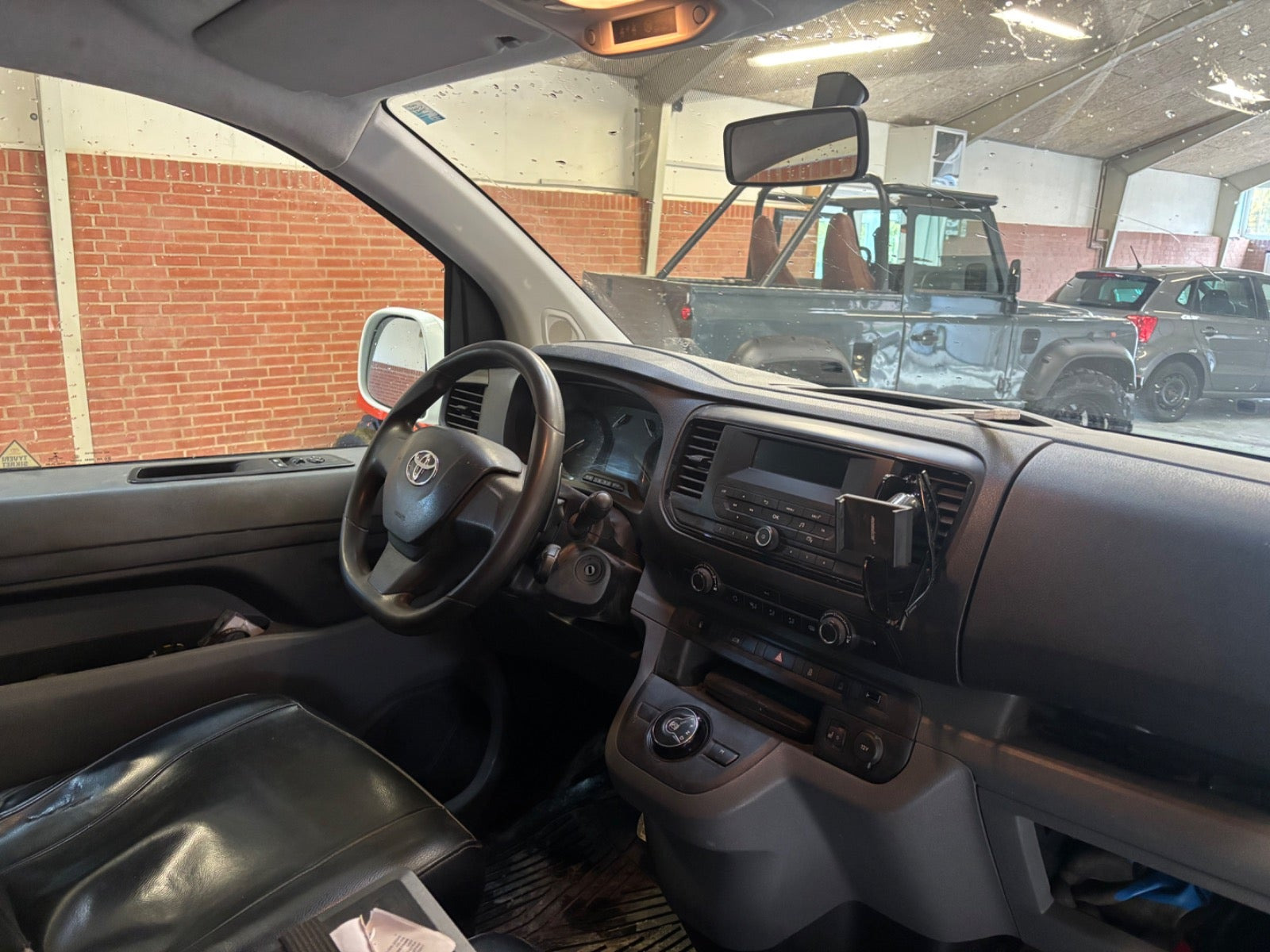 Hvid Toyota ProAce fra 2016
