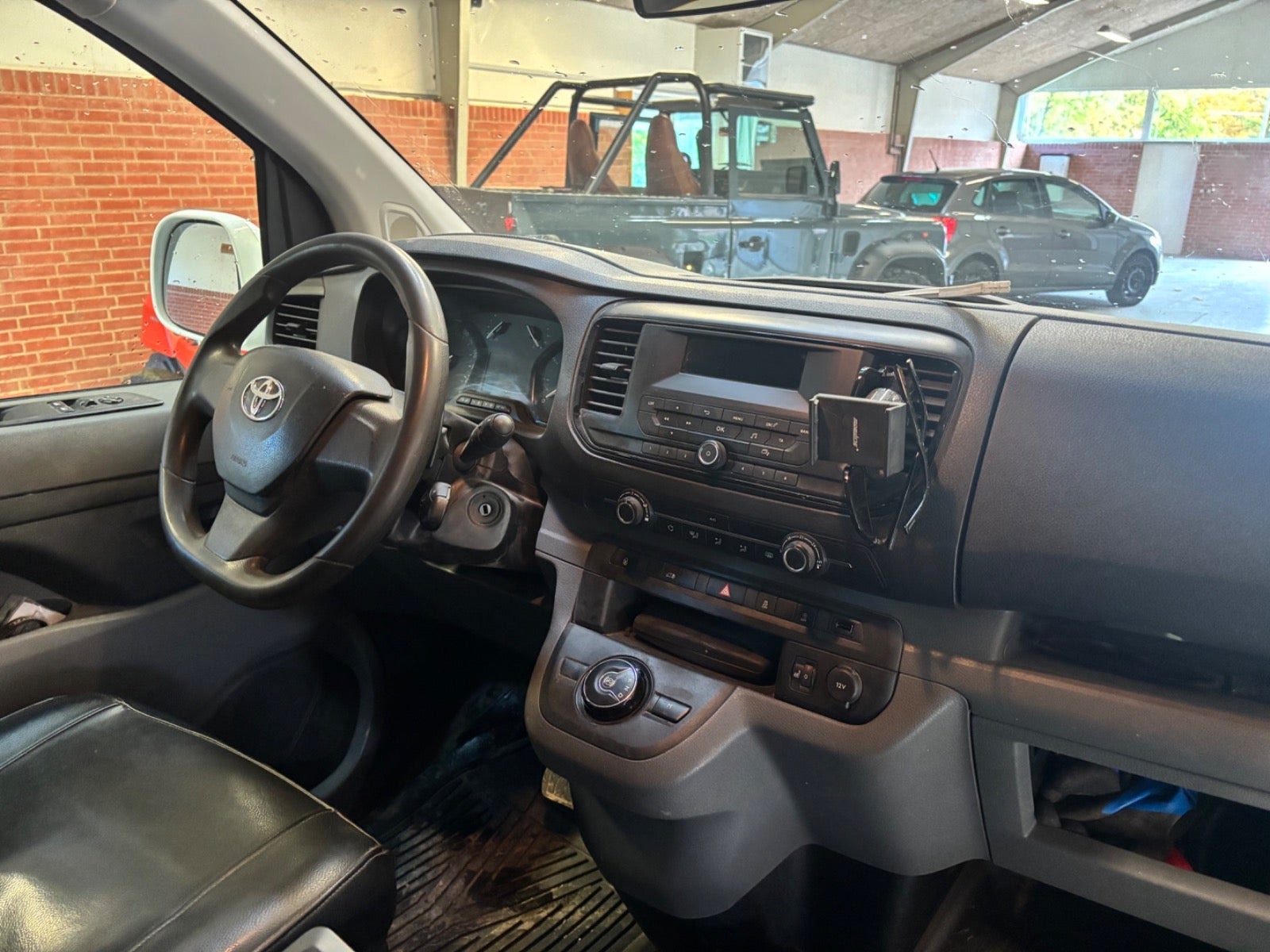 Hvid Toyota ProAce fra 2016