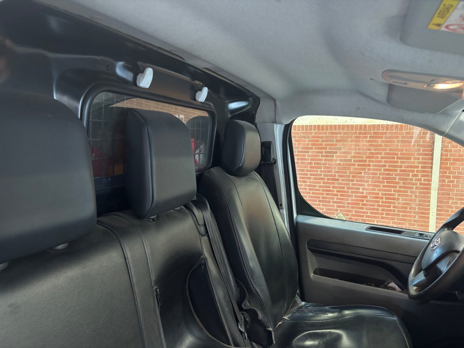 Hvid Toyota ProAce fra 2016