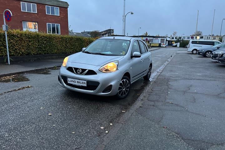 Grå Nissan Micra fra 2015