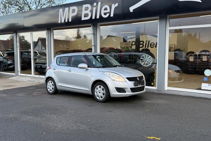 Sølv Suzuki Swift fra 2011