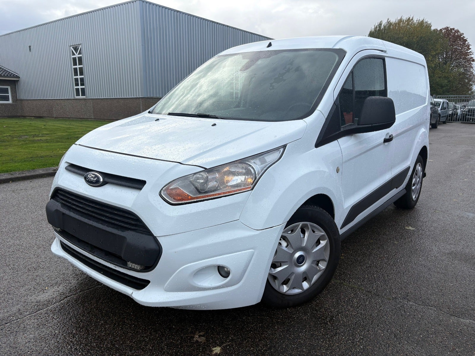 Hvid Ford Transit Connect fra 2015