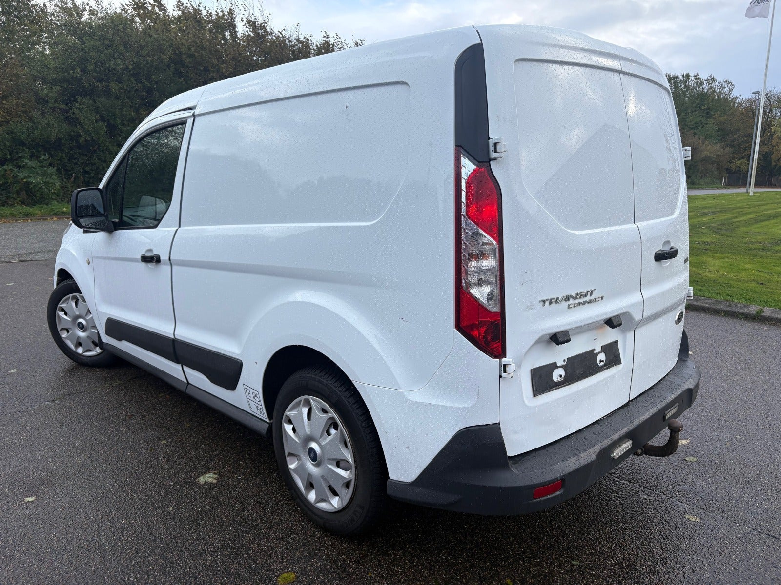 Hvid Ford Transit Connect fra 2015