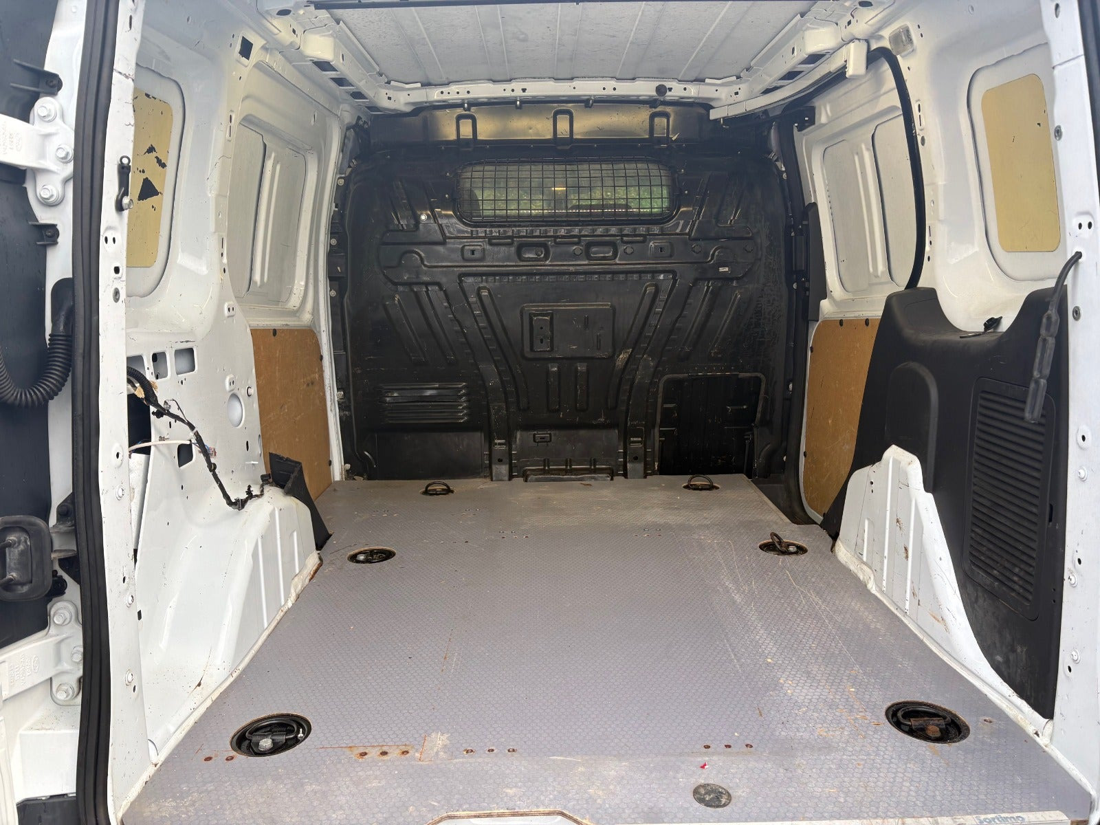 Hvid Ford Transit Connect fra 2015
