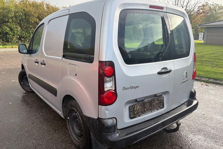 Sølv Citroën Berlingo fra 2018