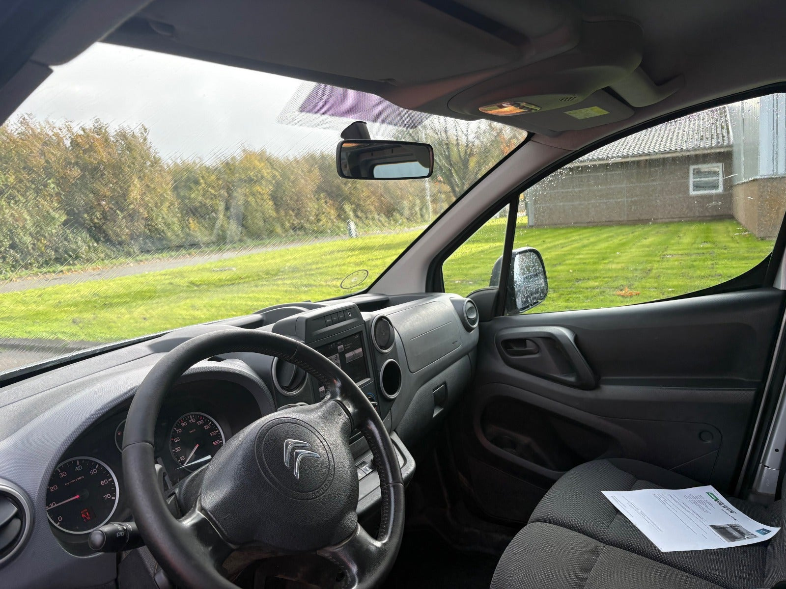 Sølv Citroën Berlingo fra 2018