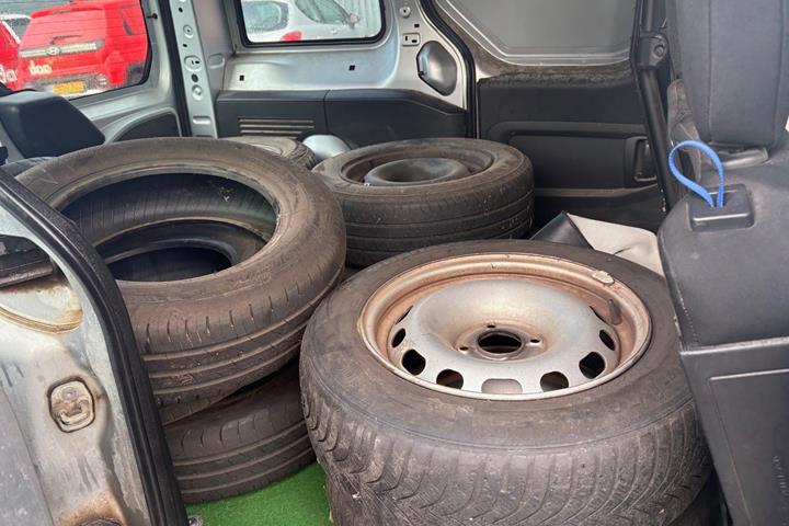 Sølv Citroën Berlingo fra 2018