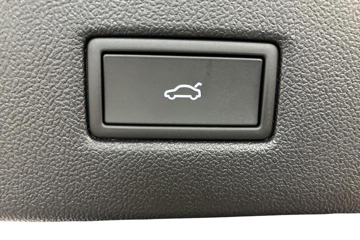 Blå Ford Capri fra 2026