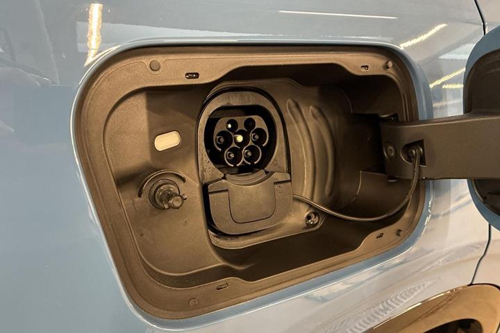 Blå Ford Capri fra 2026