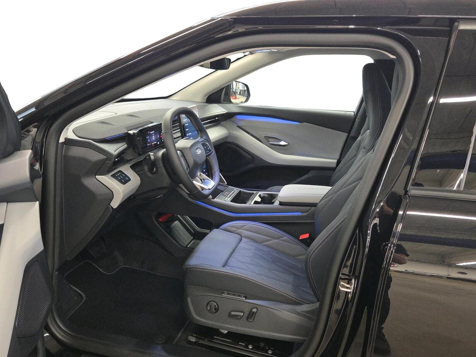 Sort Ford Explorer fra 2025