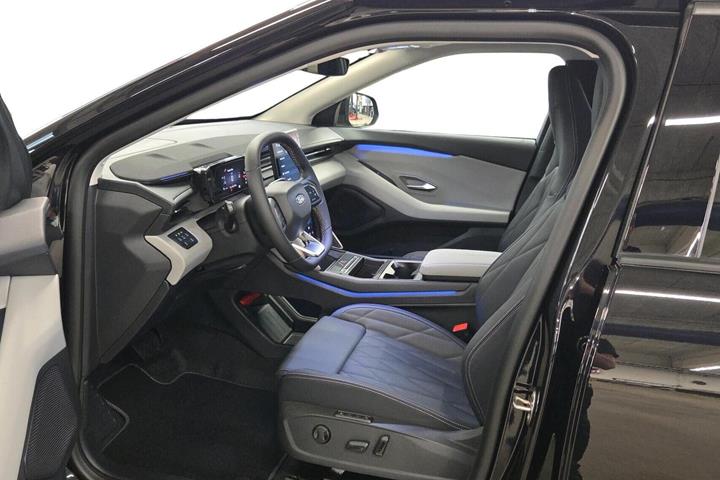 Sort Ford Explorer fra 2025