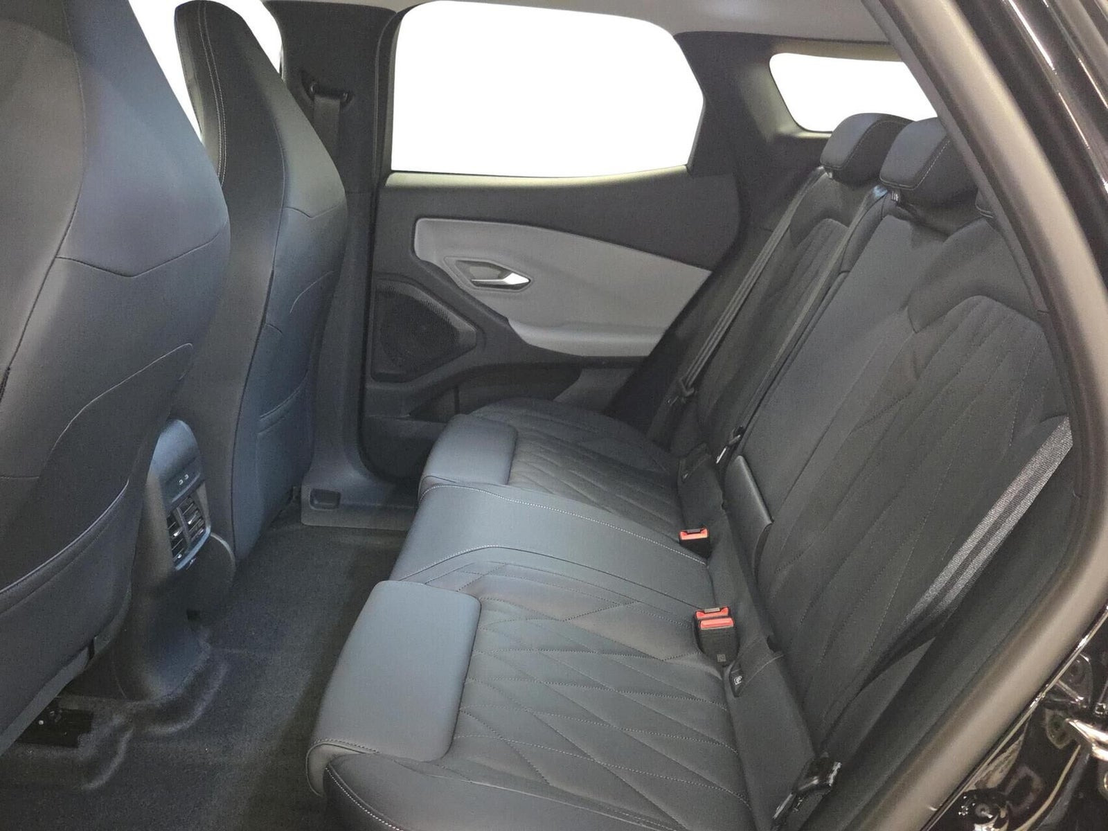 Sort Ford Explorer fra 2025