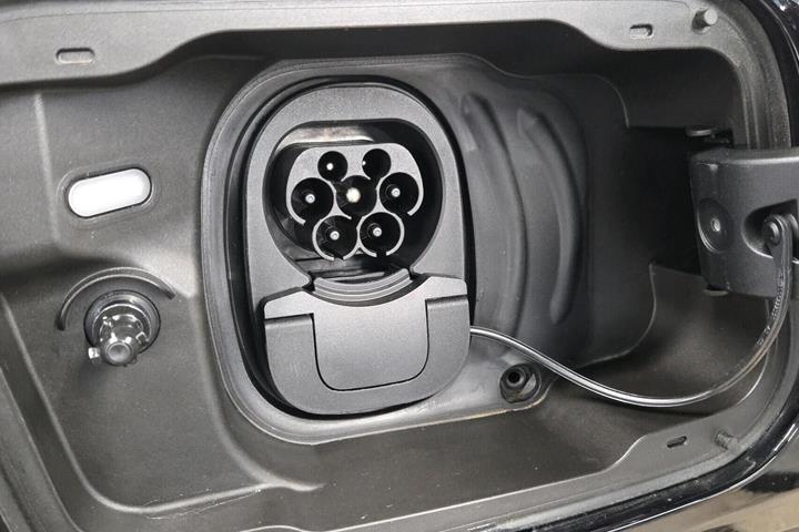 Sort Ford Explorer fra 2025