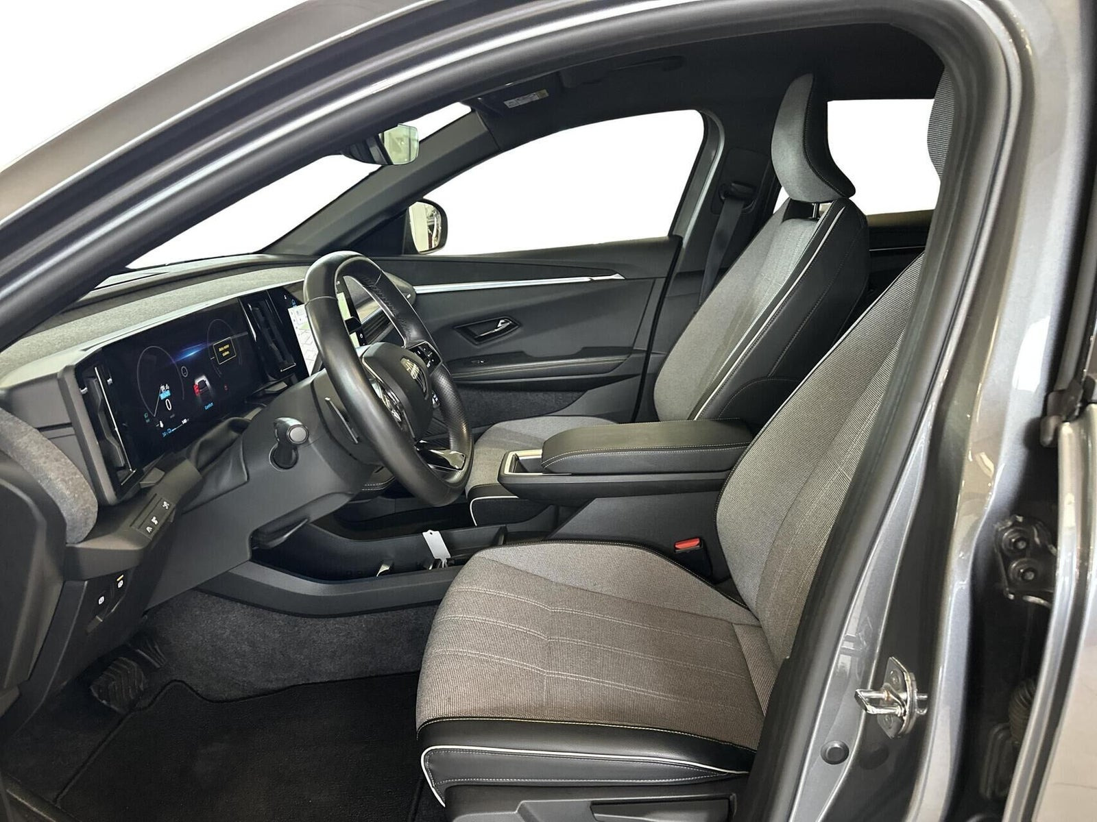 Grå Renault Megane E-Tech fra 2022