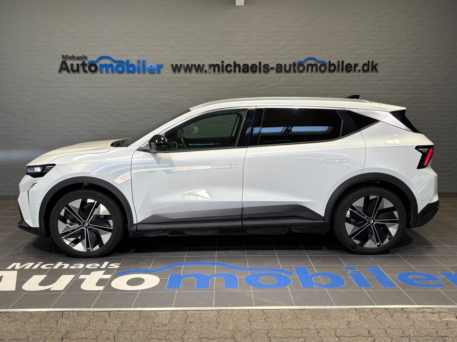 Hvid Renault Scenic E-Tech fra 2026