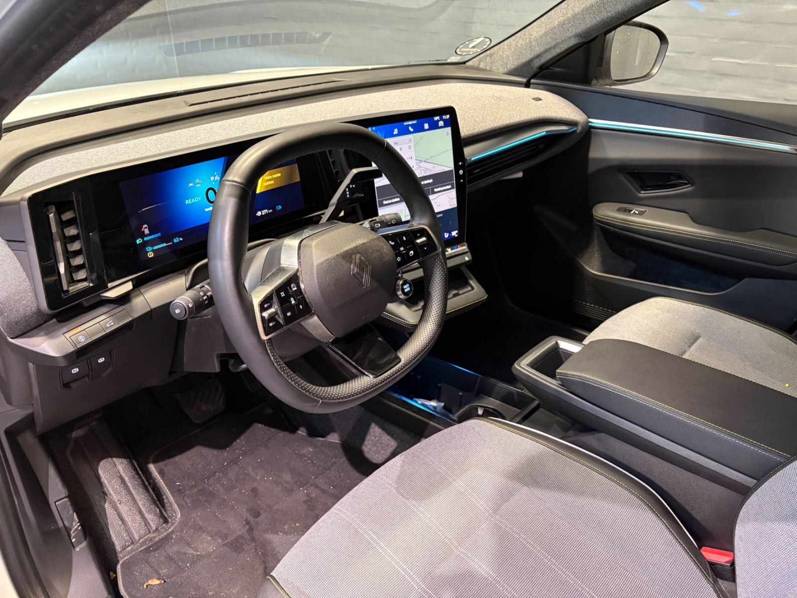 Hvid Renault Scenic E-Tech fra 2026