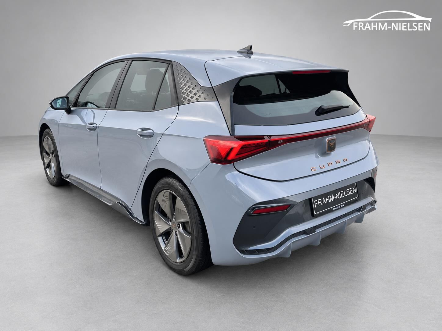 Grå Cupra Born fra 2023