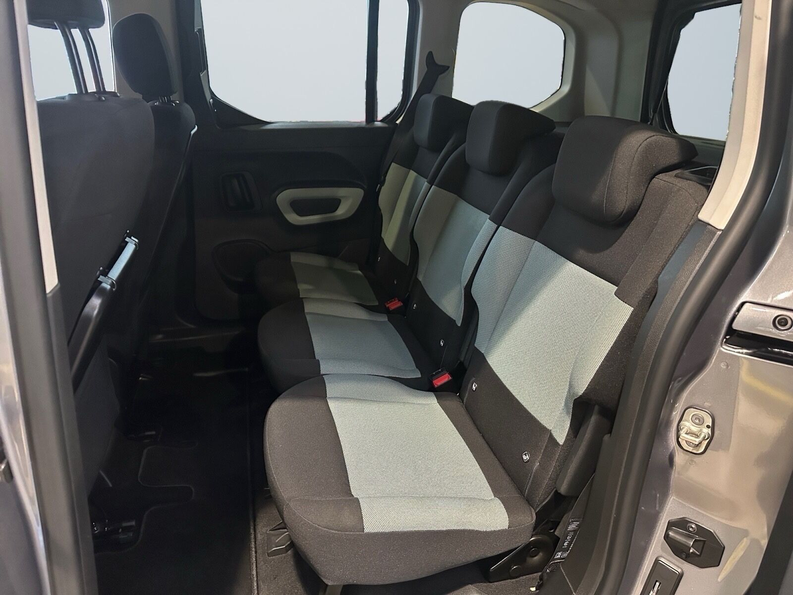Grå Citroën ë-Berlingo fra 2022