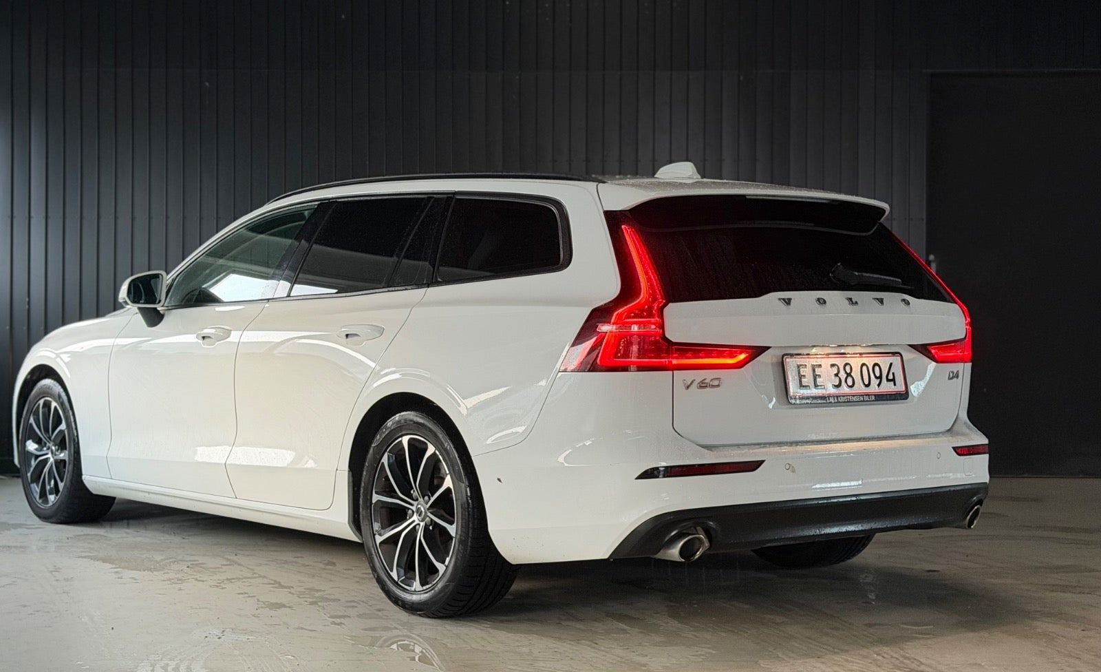 Hvid Volvo V60 fra 2019